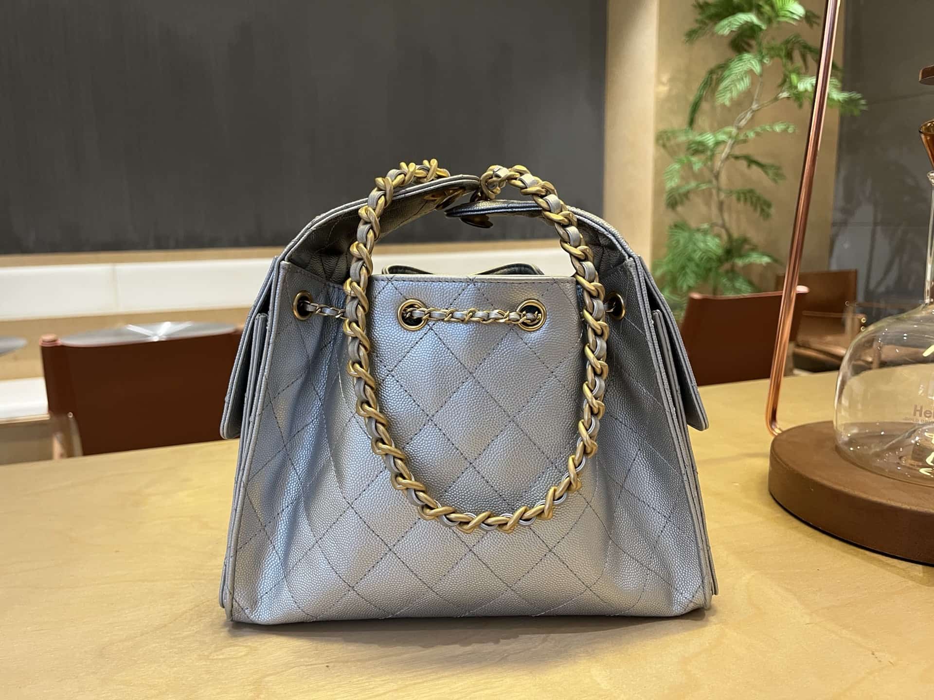 Chanel 25 Hobo Handbag Grained Calfskin LB1566 (3)