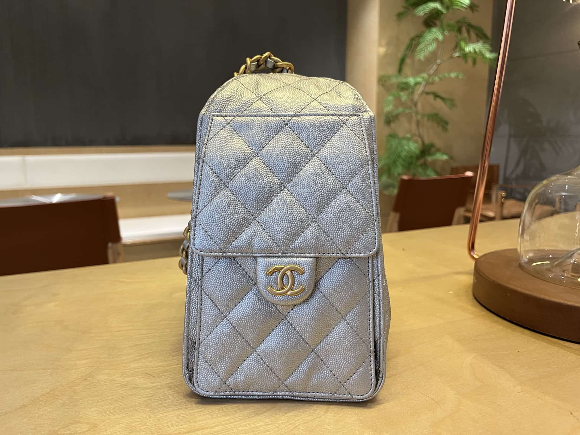 Chanel 25 Hobo Handbag Grained Calfskin LB1566 (4)