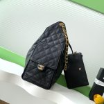 Chanel 25 Hobo Handbag Grained Calfskin LB16167 (2)