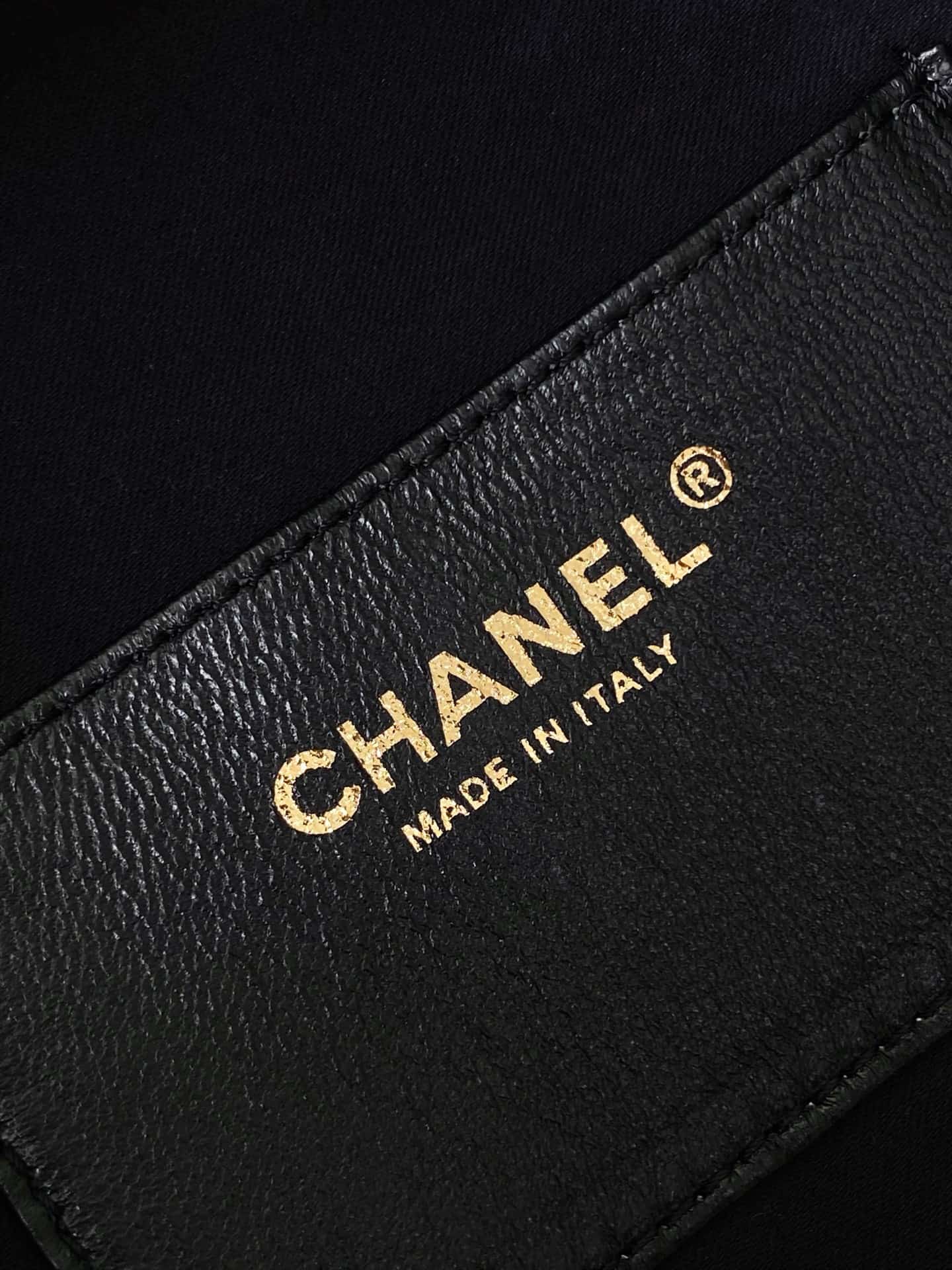 Chanel 25 Hobo Handbag Grained Calfskin LB16167 (6)