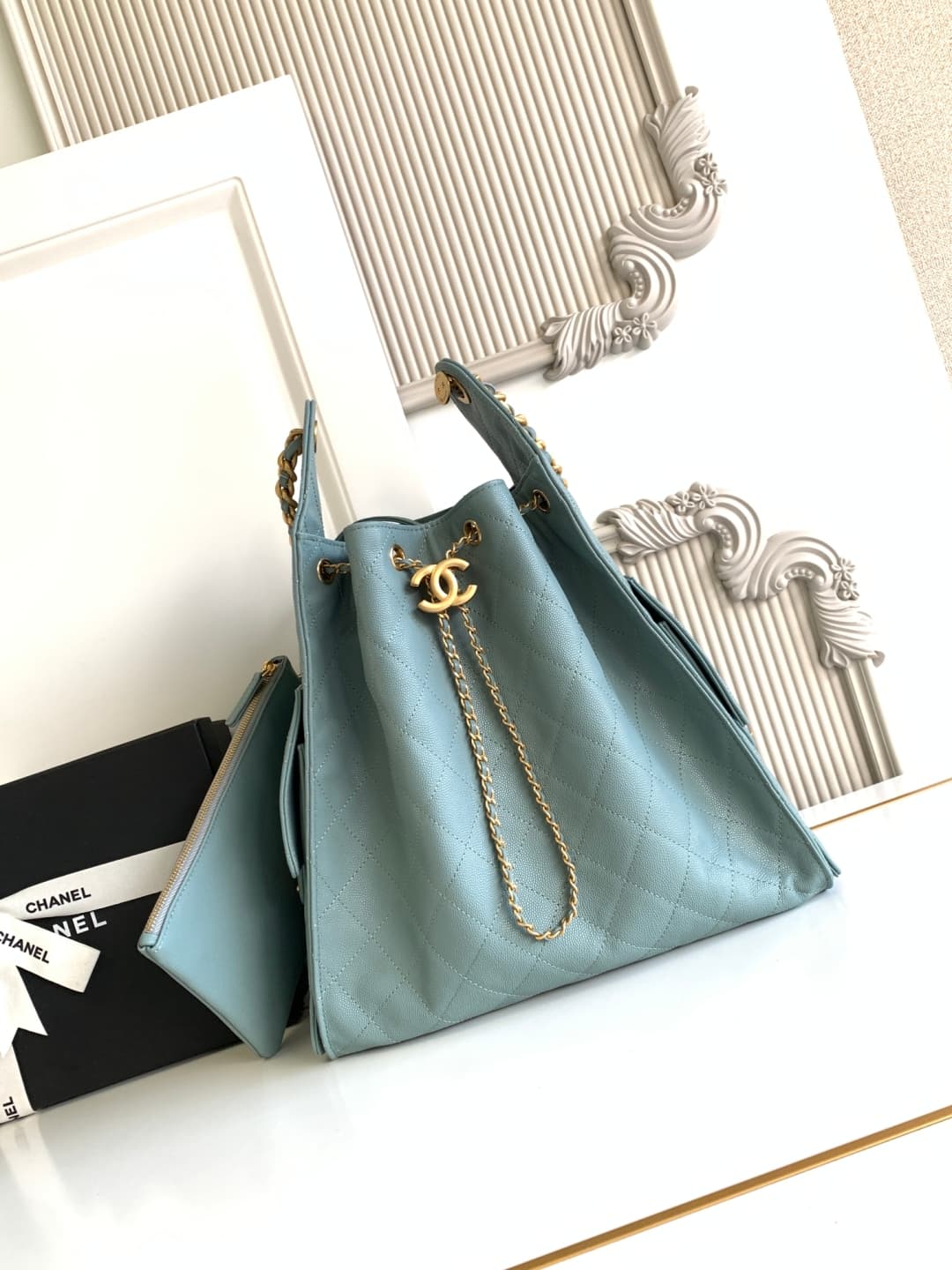 Chanel 25 Hobo Handbag Grained Calfskin LB21303 (1)