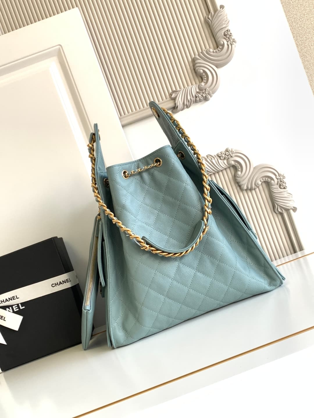 Chanel 25 Hobo Handbag Grained Calfskin LB21303 (3)