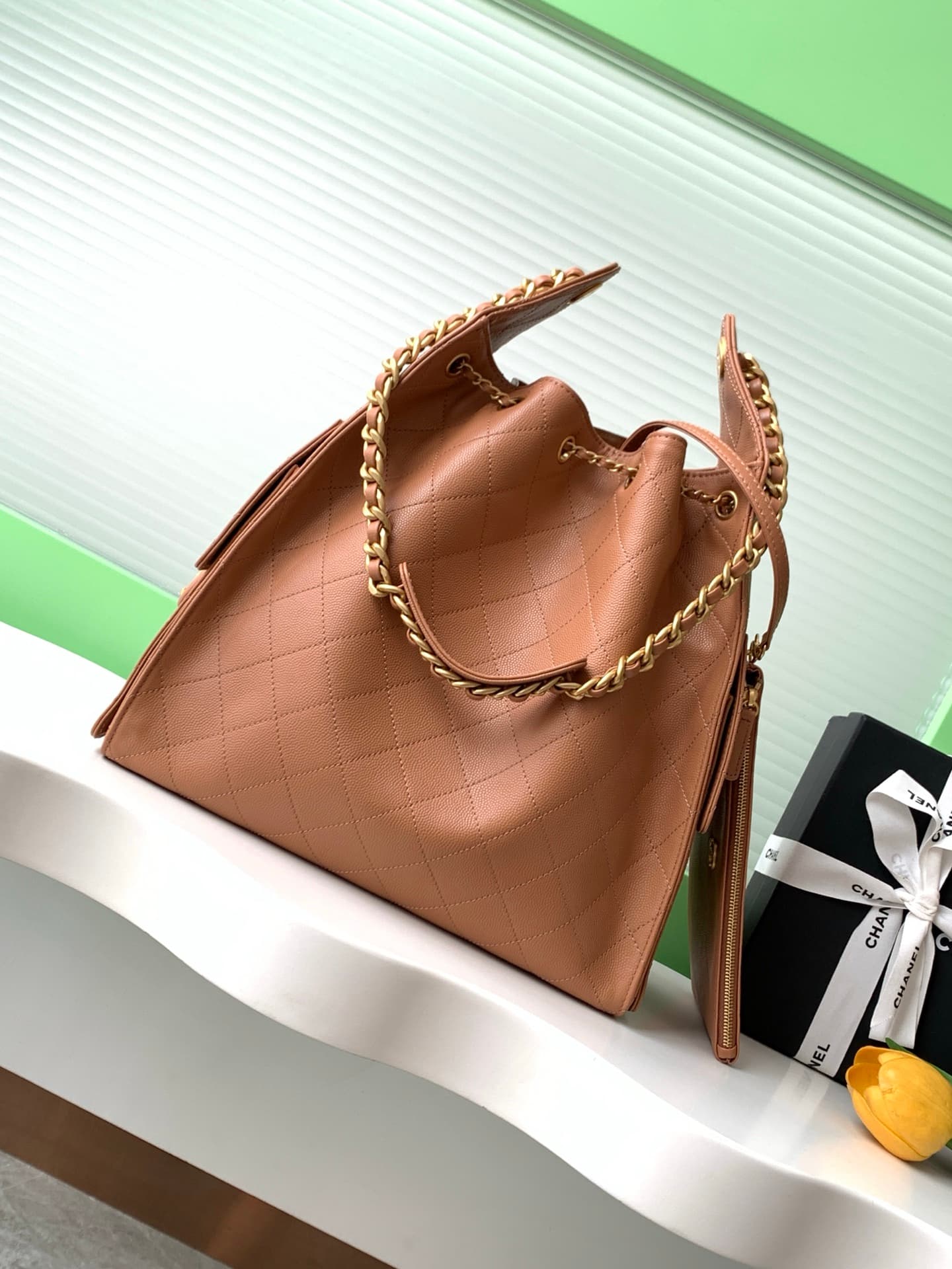 Chanel 25 Hobo Handbag Grained Calfskin LB21312 (3)