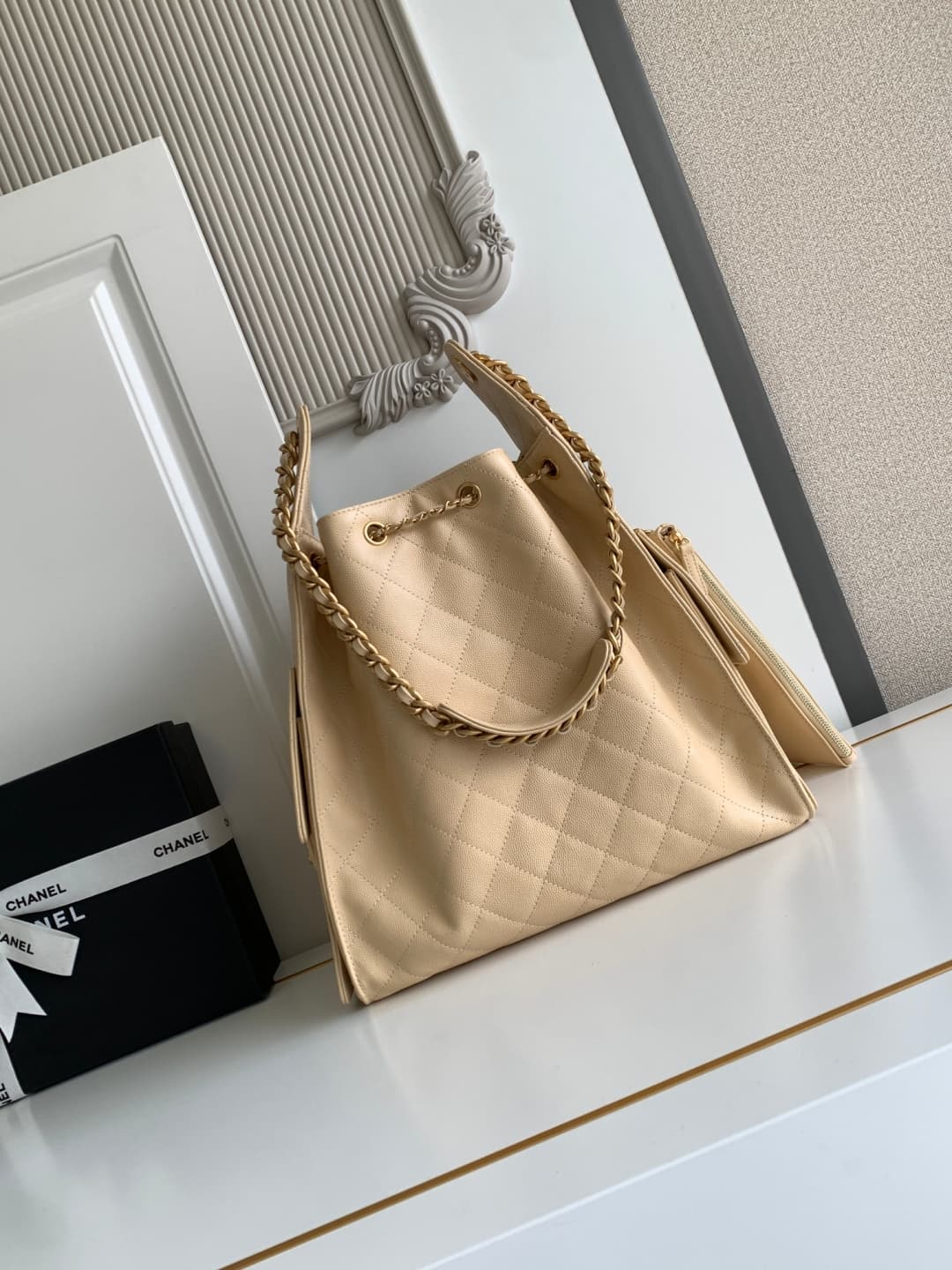 Chanel 25 Hobo Handbag Grained Calfskin LB21317 (3)