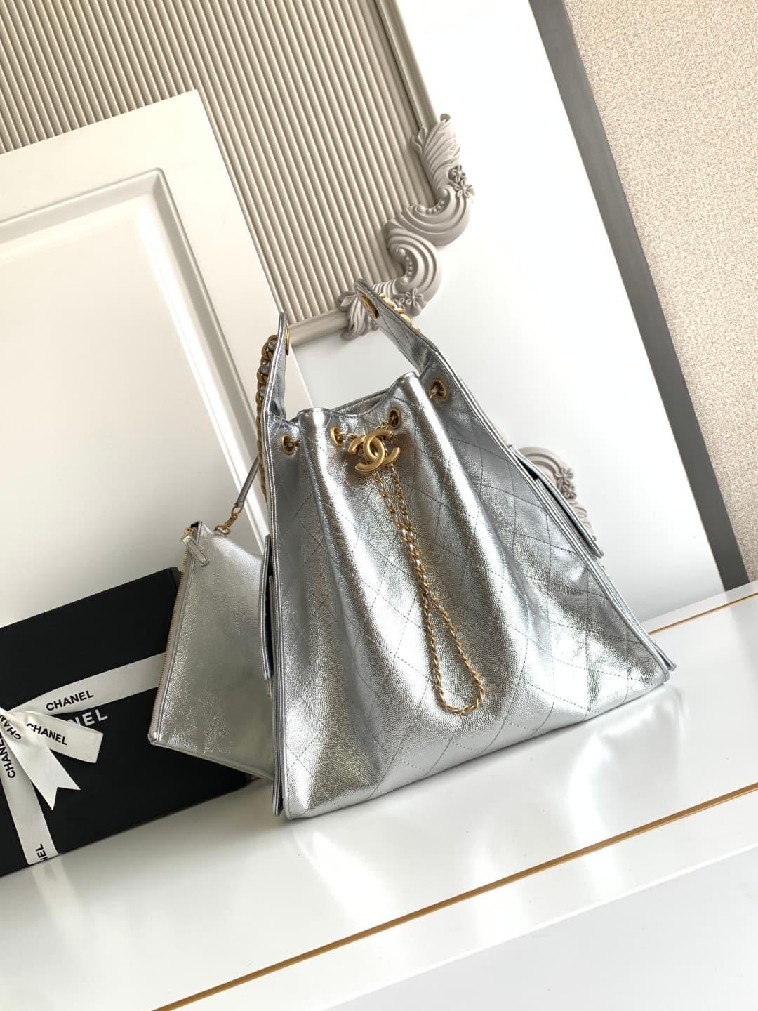 Chanel 25 Hobo Handbag Grained Calfskin LB21320 (1)