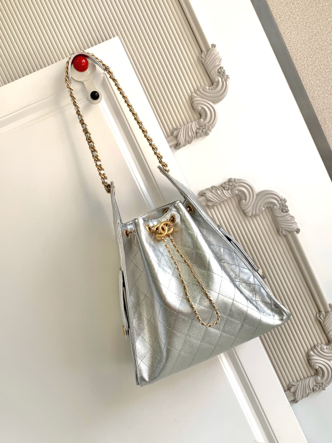 Chanel 25 Hobo Handbag Grained Calfskin LB21320 (2)