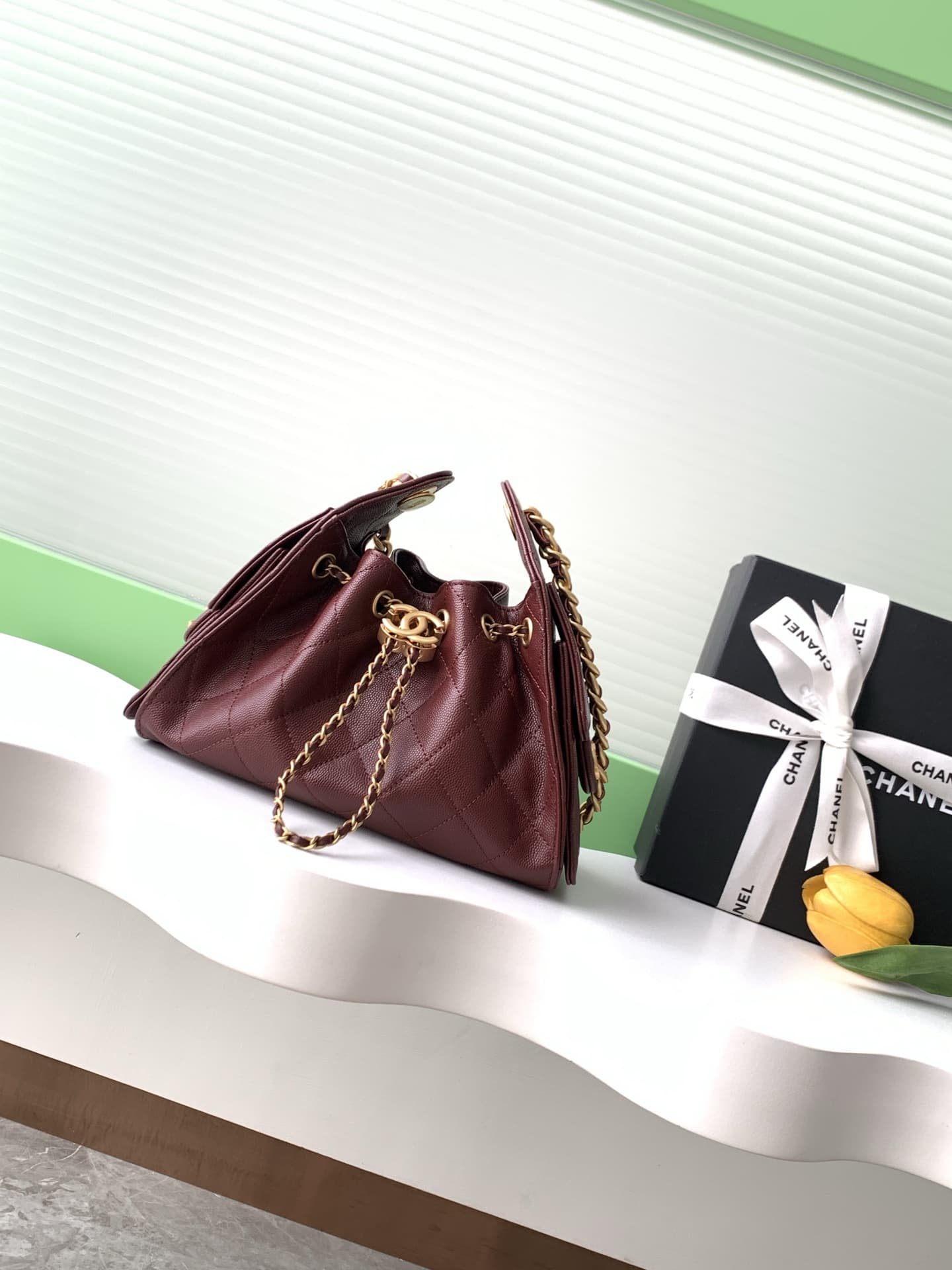 Chanel 25 Hobo Handbag Grained calfskin LB16665 (1)