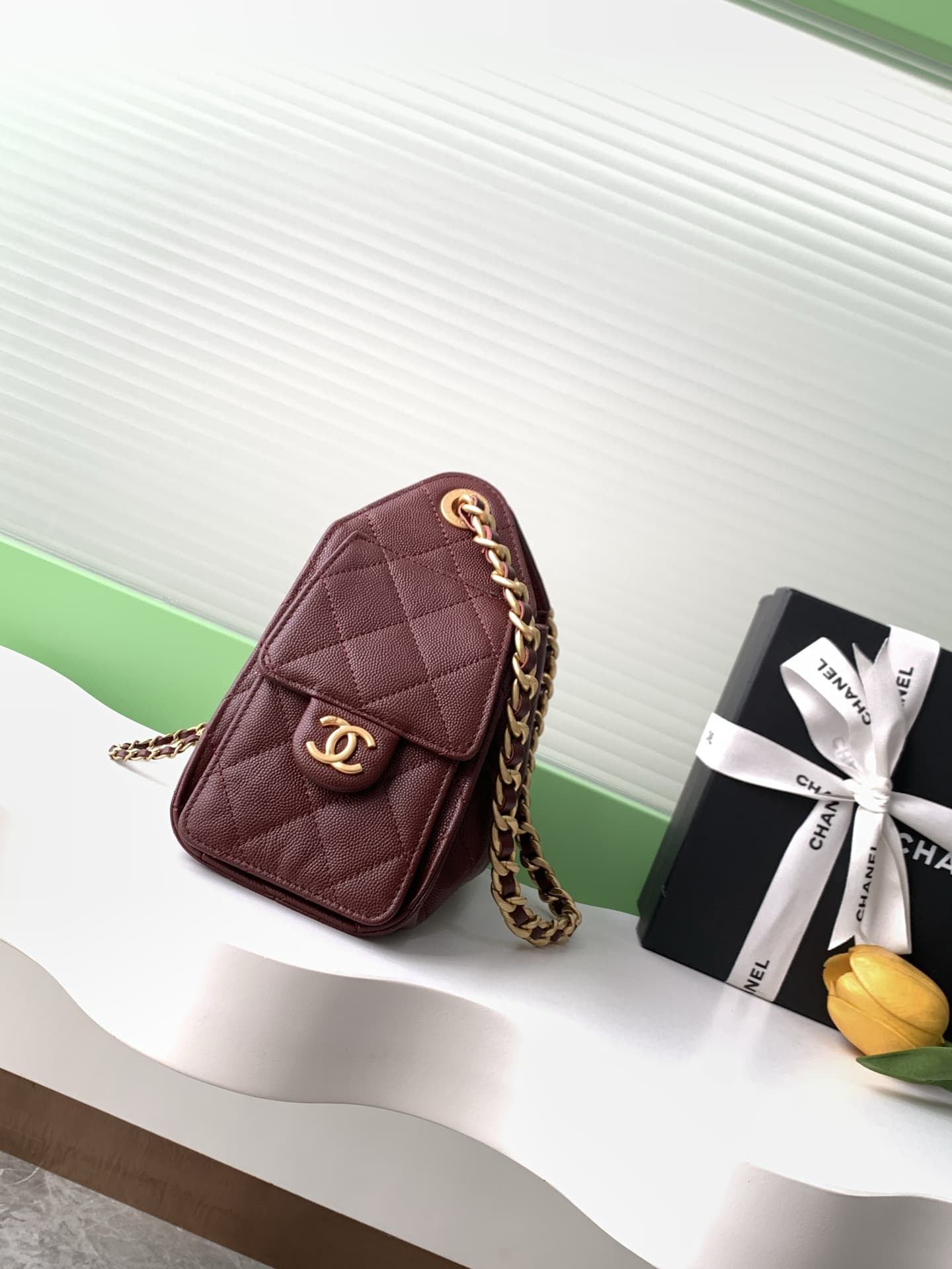 Chanel 25 Hobo Handbag Grained calfskin LB16665 (2)