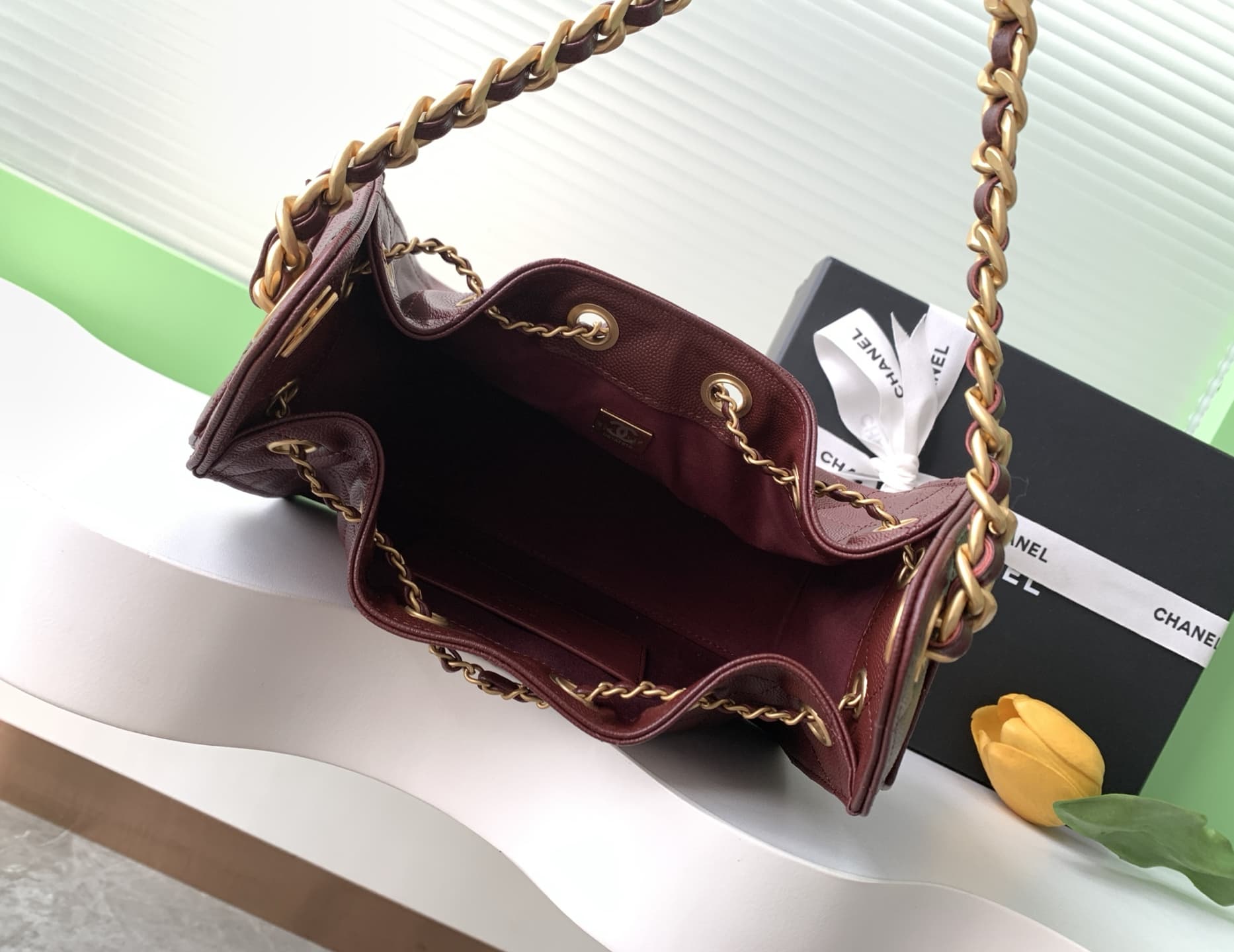 Chanel 25 Hobo Handbag Grained calfskin LB16665 (6)