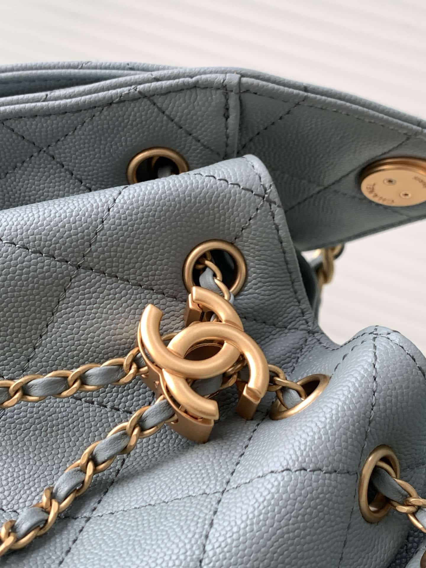 Chanel 25 Hobo Handbag Grained calfskin LB16666 (5)