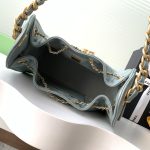 Chanel 25 Hobo Handbag Grained calfskin LB16666 (6)