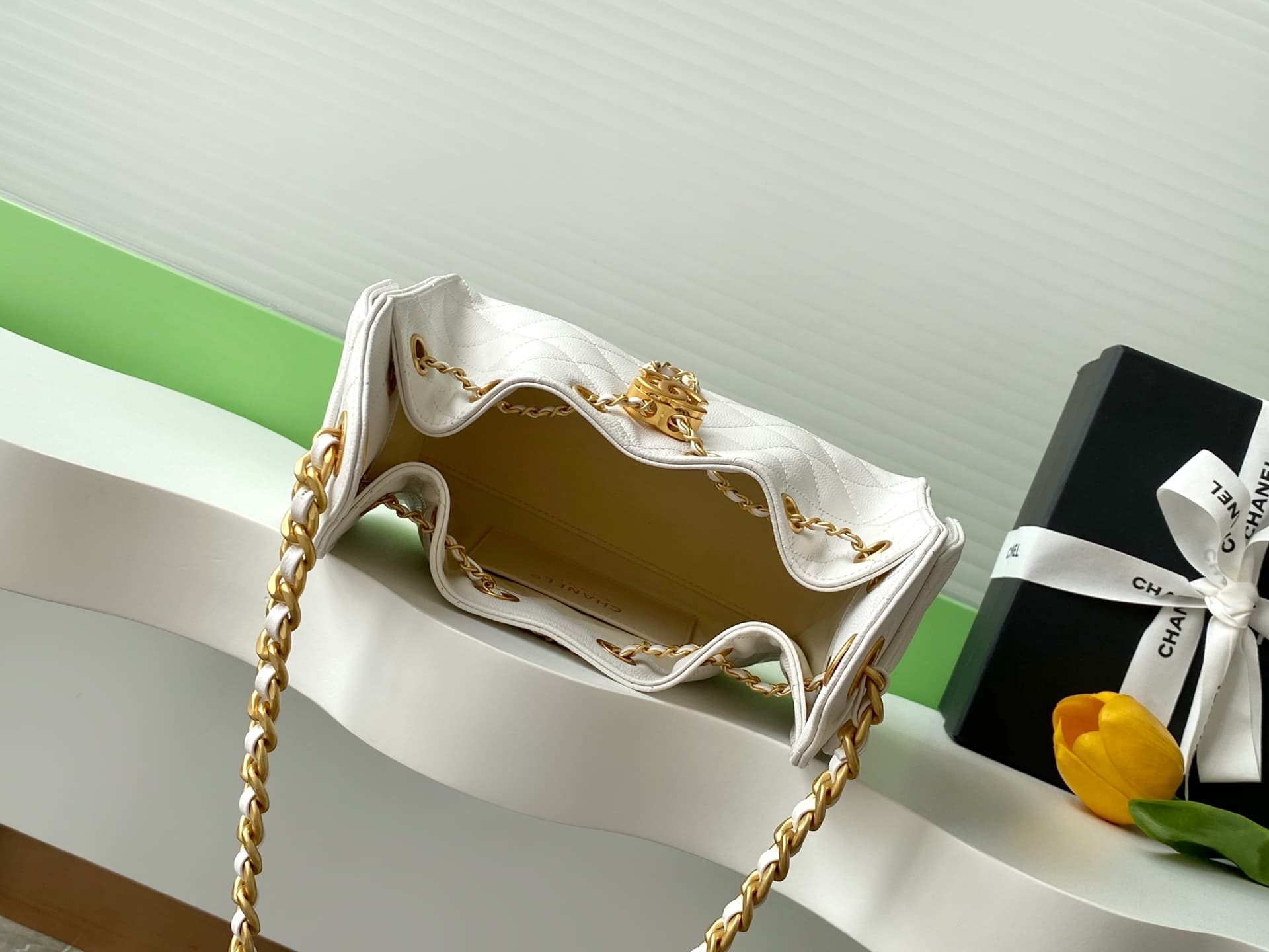 Chanel 25 Hobo Handbag Grained calfskin LB16669 (6)