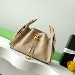 Chanel 25 Hobo Handbag Grained calfskin LB16670 (1)