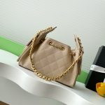 Chanel 25 Hobo Handbag Grained calfskin LB16670 (2)