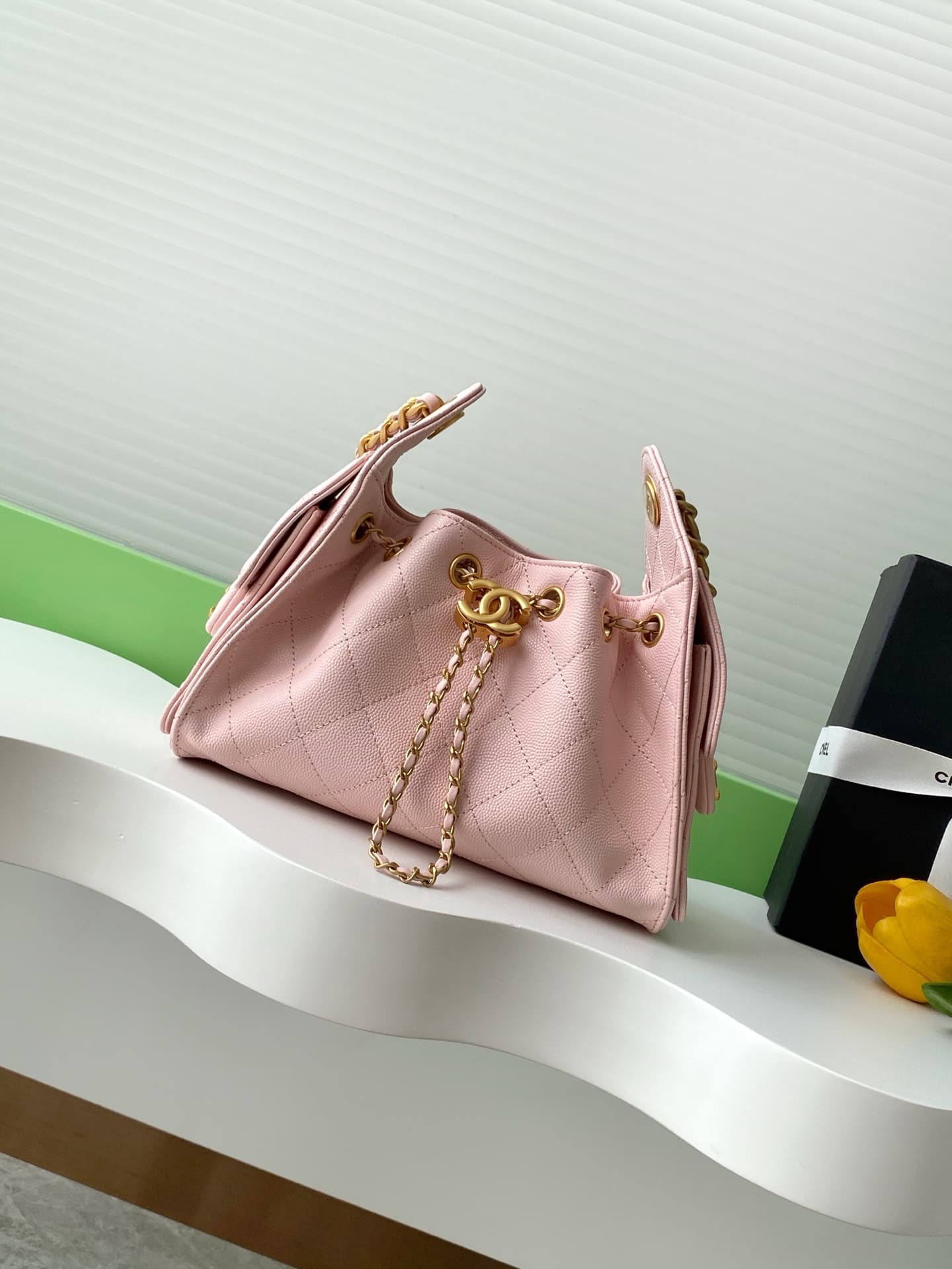 Chanel 25 Hobo Handbag Grained calfskin LB16672 (1)