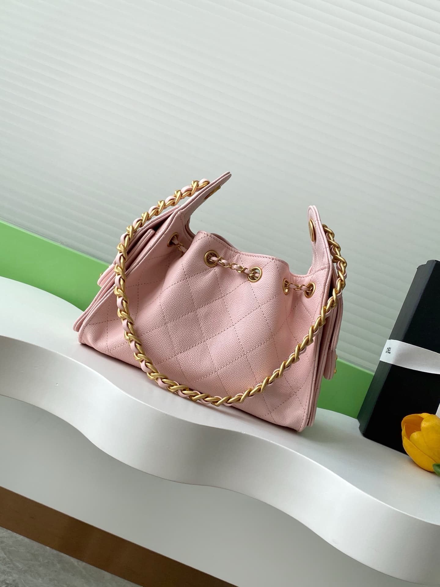 Chanel 25 Hobo Handbag Grained calfskin LB16672 (2)