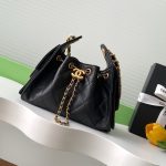 Chanel 25 Hobo Handbag Grained calfskin LB16673 (1)