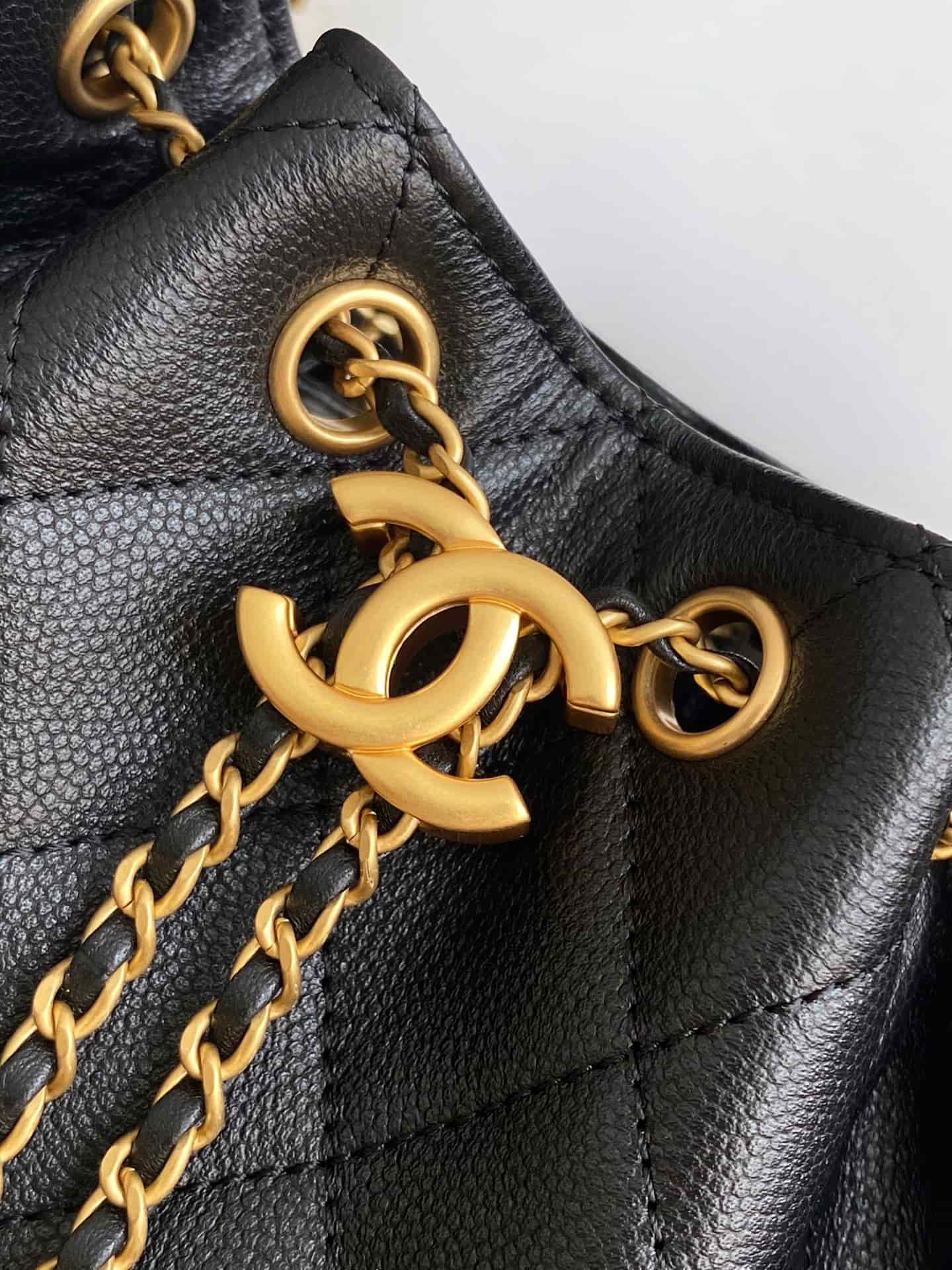 Chanel 25 Hobo Handbag Grained calfskin LB16673 (4)