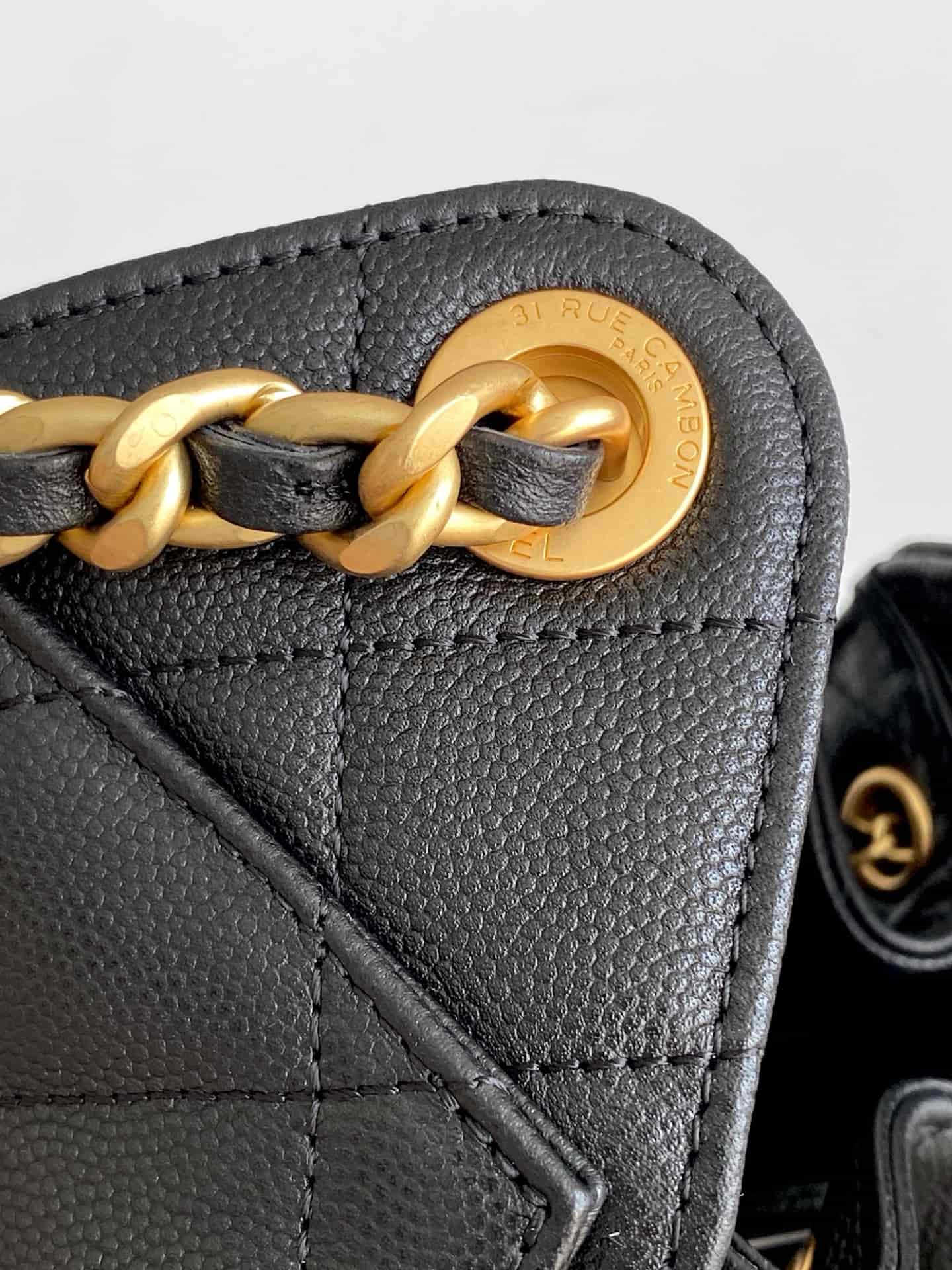 Chanel 25 Hobo Handbag Grained calfskin LB16673 (5)