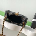 Chanel 25 Hobo Handbag Grained calfskin LB16673 (6)