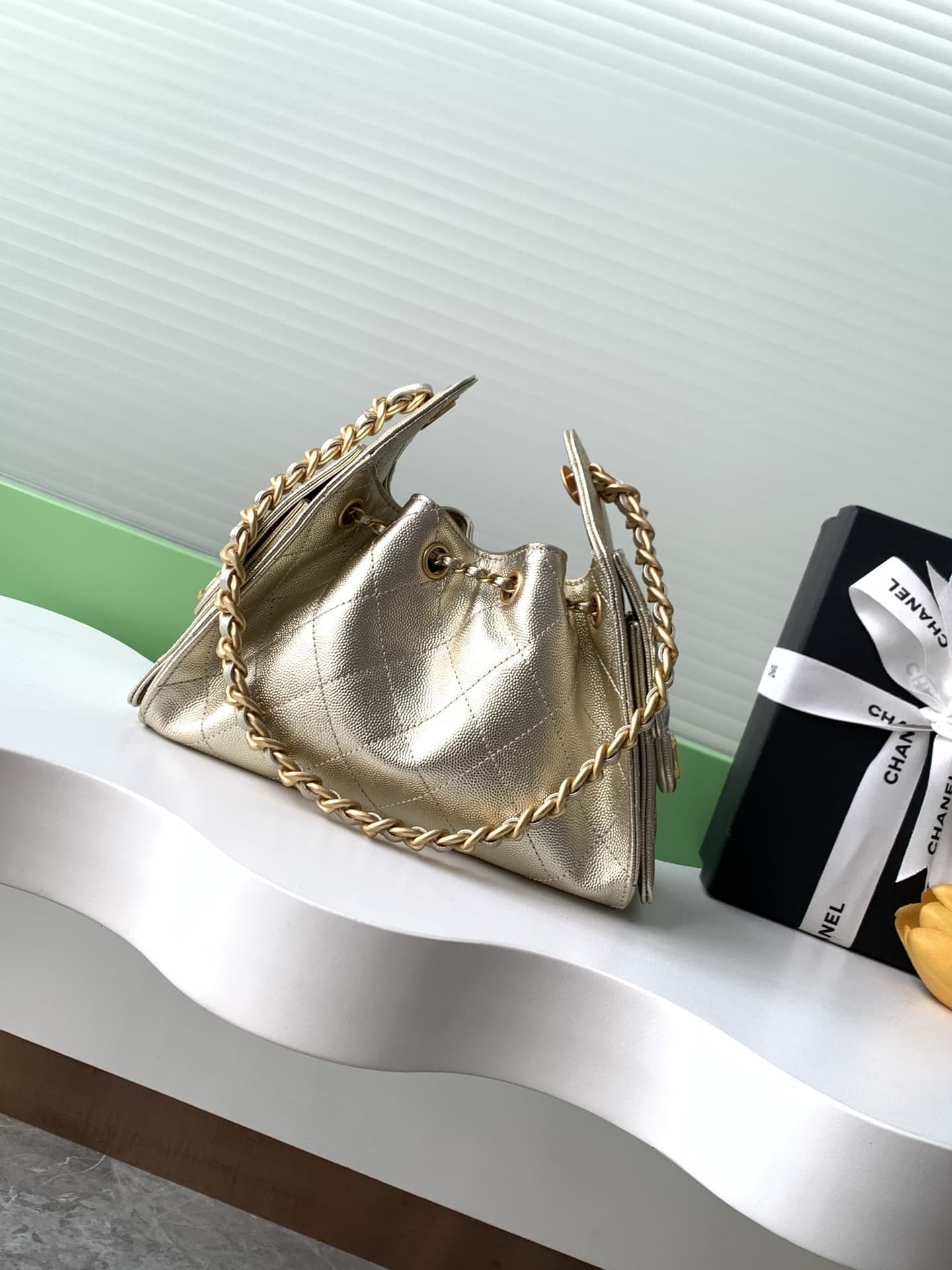 Chanel 25 Hobo Handbag Grained calfskin LB16674 (3)