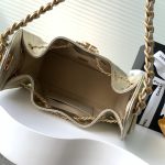 Chanel 25 Hobo Handbag Grained calfskin LB16674 (6)