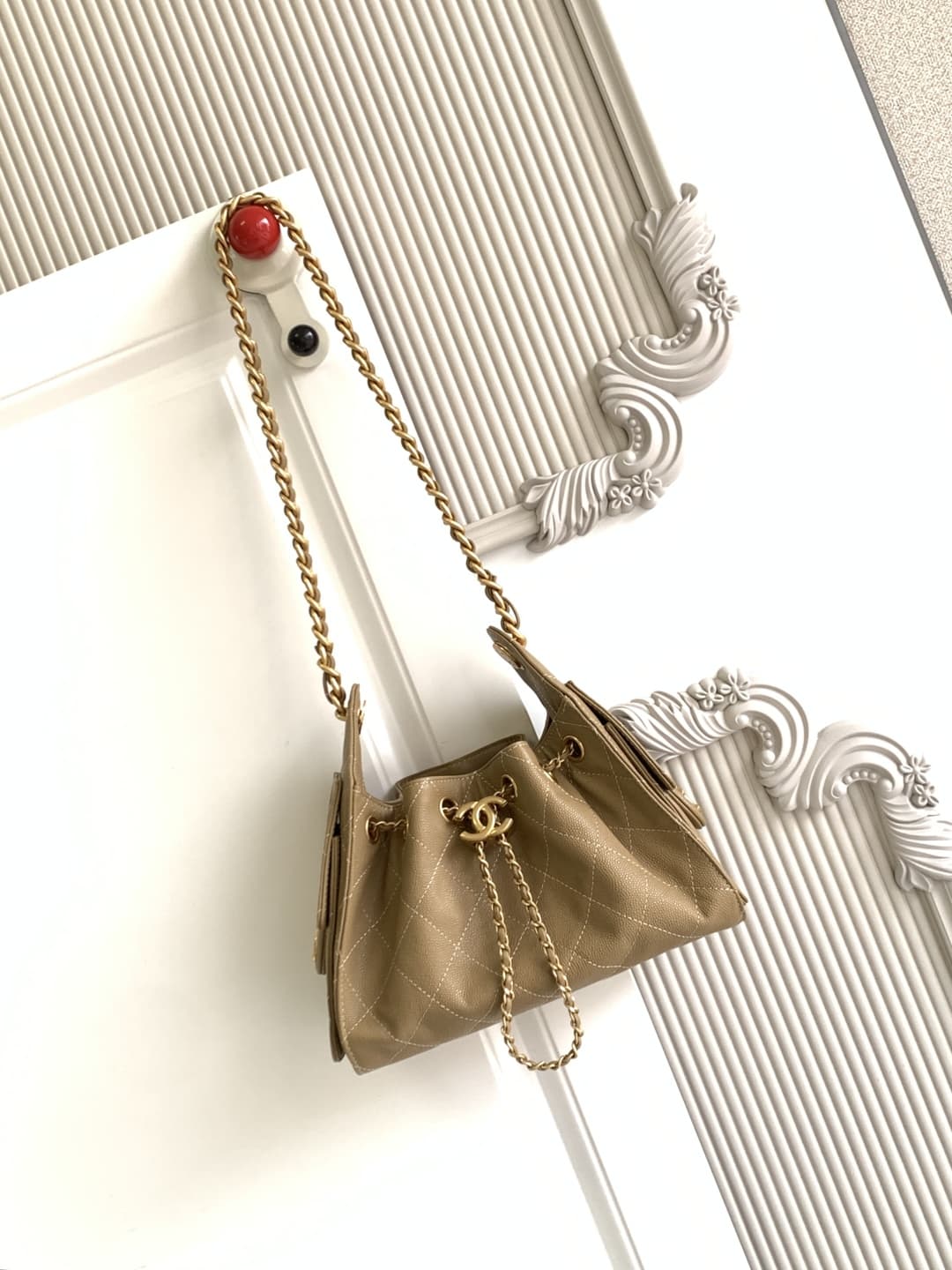 Chanel 25 Hobo Handbag Grained calfskin LB16980 (1)