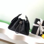 Chanel 25 Hobo Handbag Grained calfskin LB22878 (1)