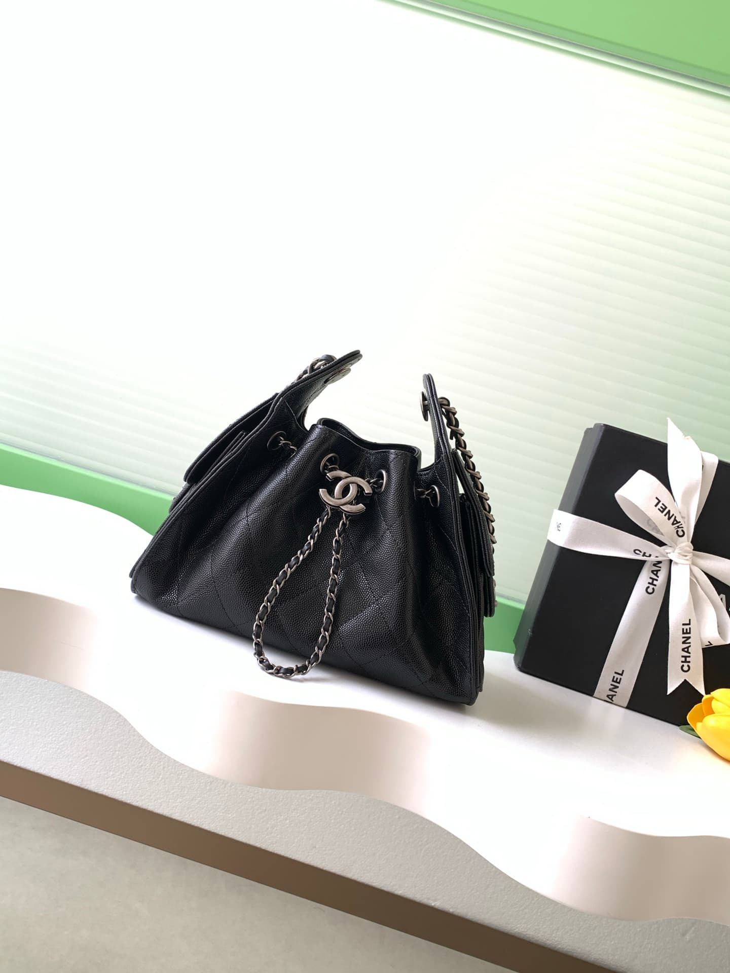 Chanel 25 Hobo Handbag Grained calfskin LB22878 (1)