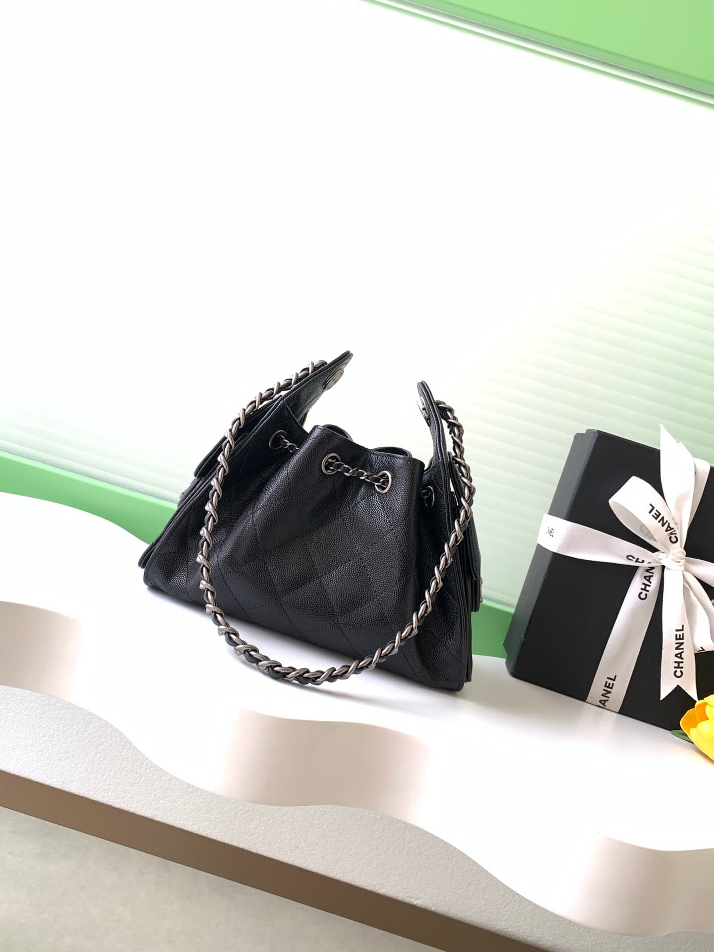 Chanel 25 Hobo Handbag Grained calfskin LB22878 (3)