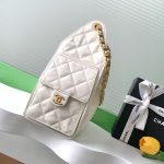 Chanel 25 Hobo Handbag Shiny calfskin LB15831 (3)