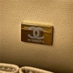 Chanel CLASSIC HANDBAG Lambskin LB11483 (5)
