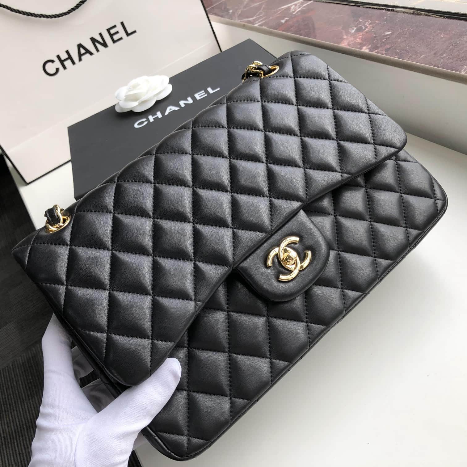 Chanel CLASSIC HANDBAG Lambskin LB21342 (2)