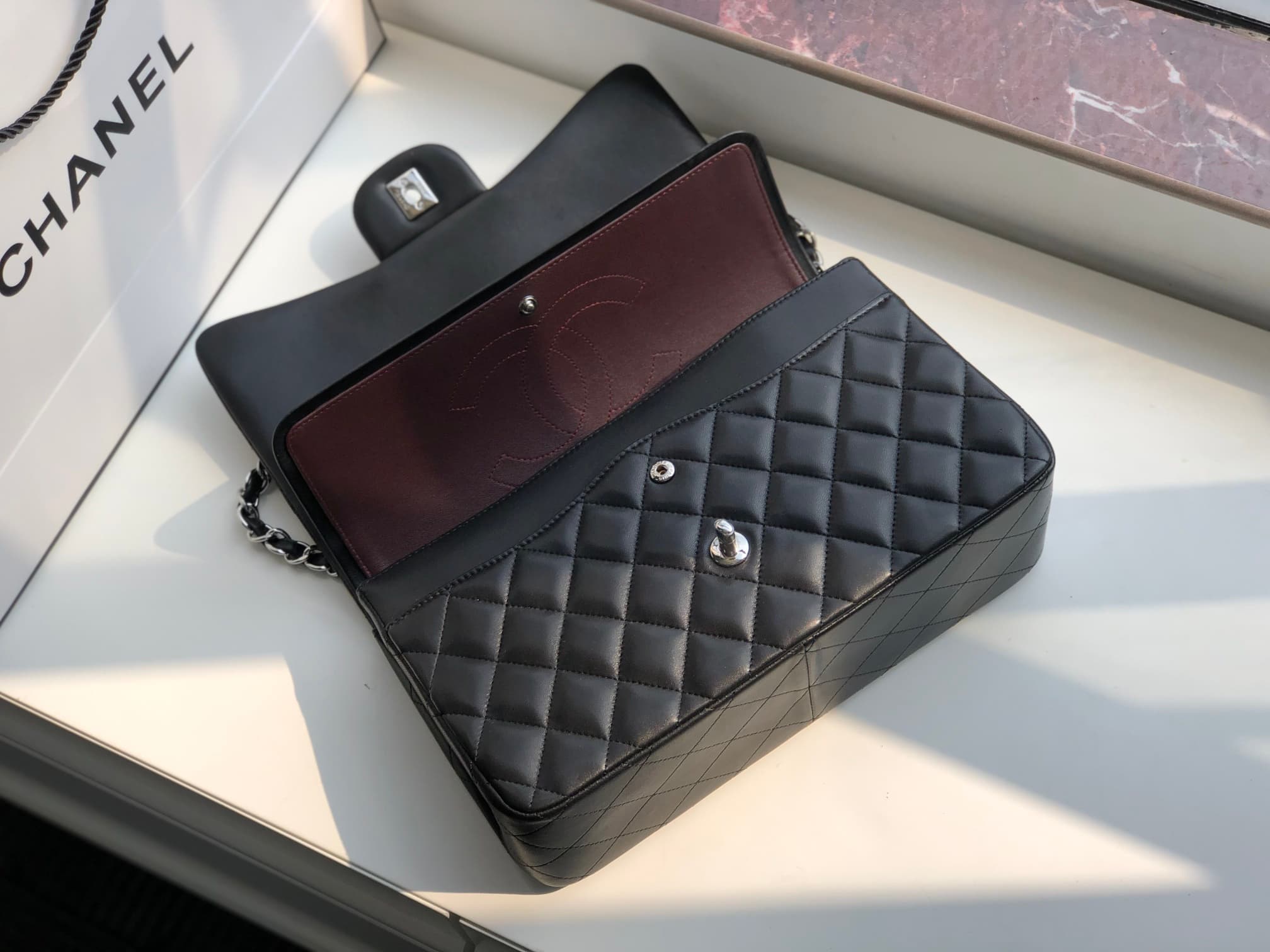 Chanel CLASSIC HANDBAG Lambskin LB21343 (6)