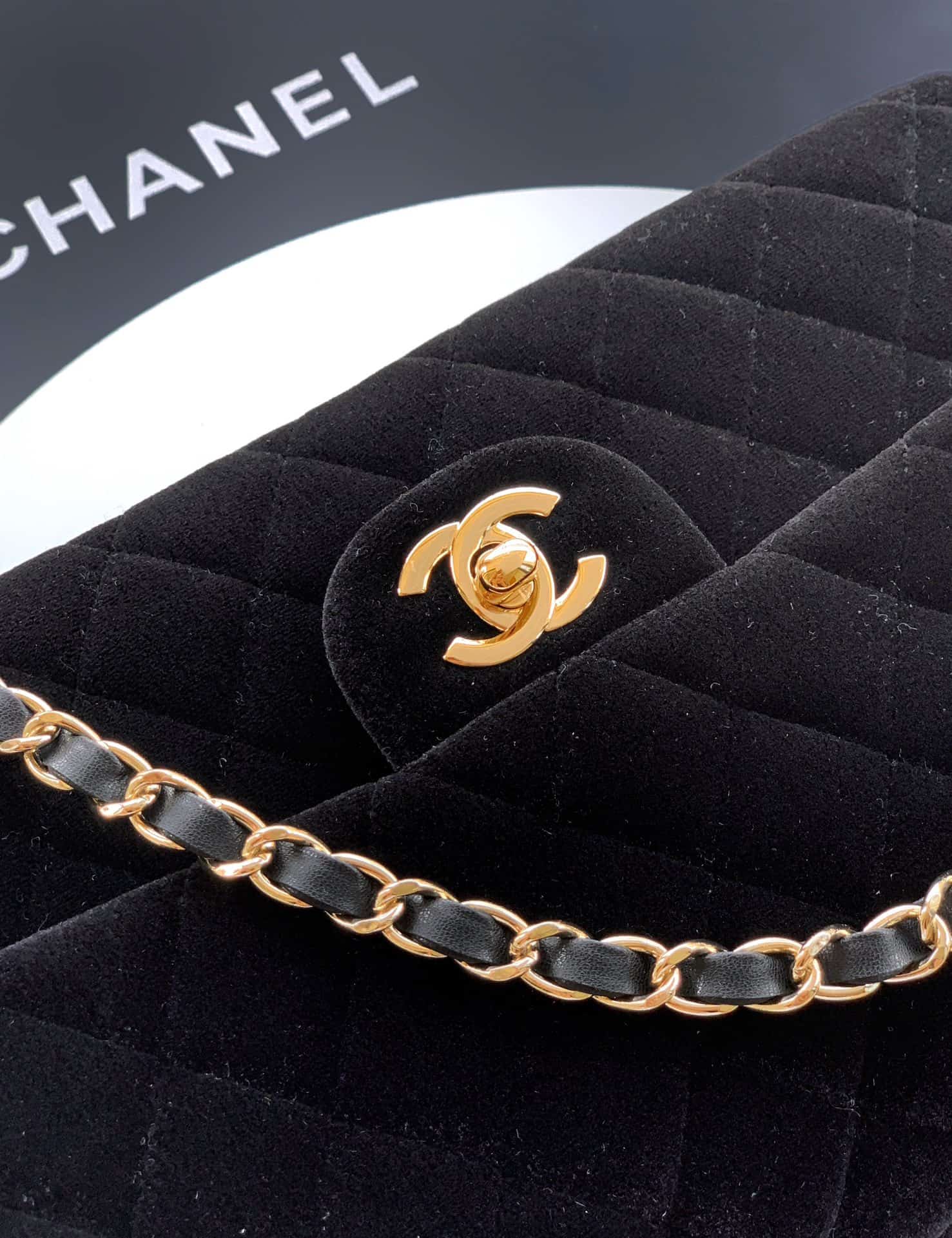 Chanel CLASSIC HANDBAG Suede LB21725 (5)