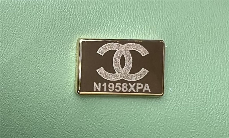 Chanel CLASSIC HANDBAG Tweed LB13270 (3)