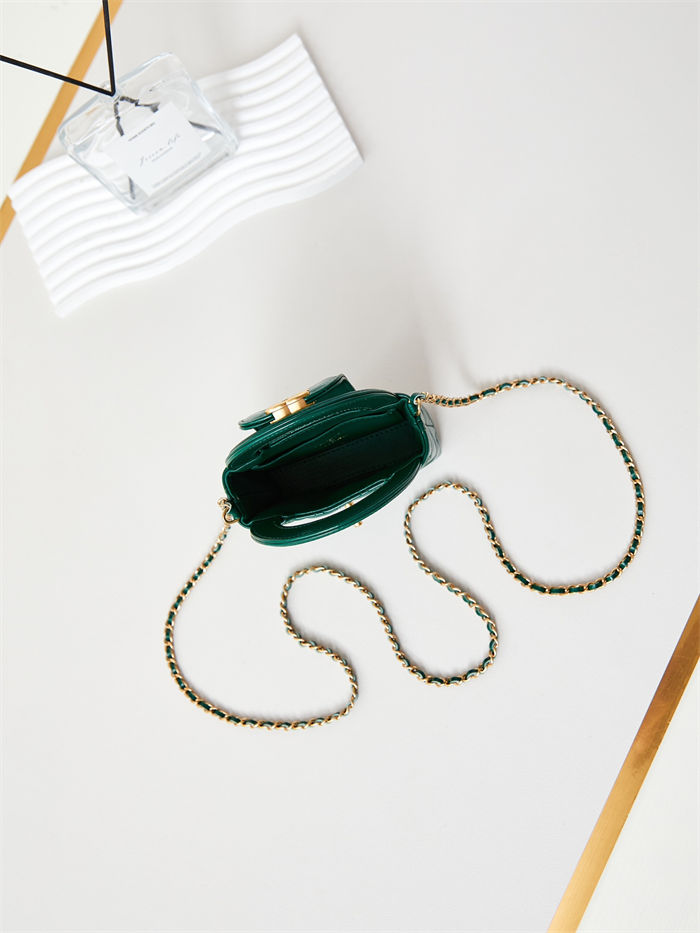 Chanel CLUTCH Shiny Aged Calfskin LB14981 (4)