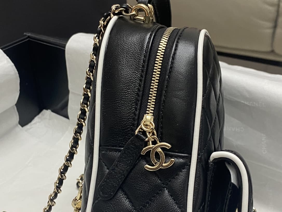 Chanel Mini Backpack Lambskin LB16484 (3)