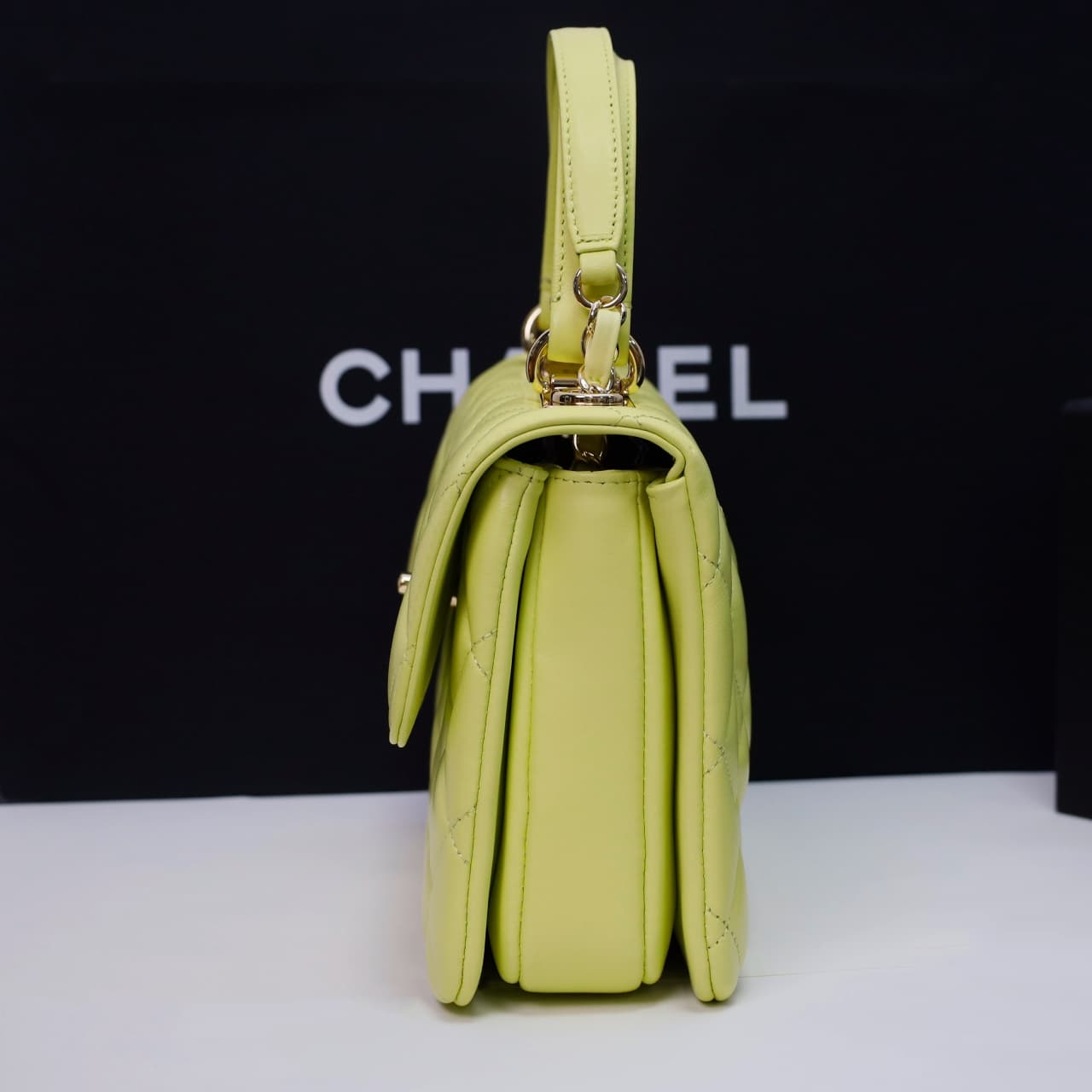 Chanel SMALL FLAP BAG Lambskin LB22776 (3)