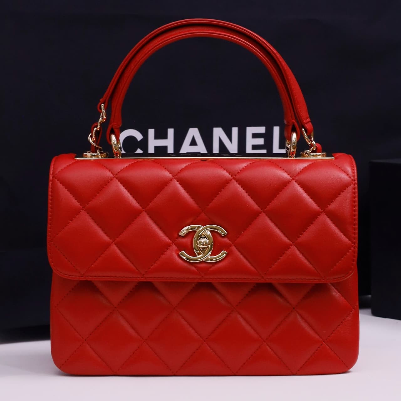 Chanel SMALL FLAP BAG Lambskin LB22780 (1)