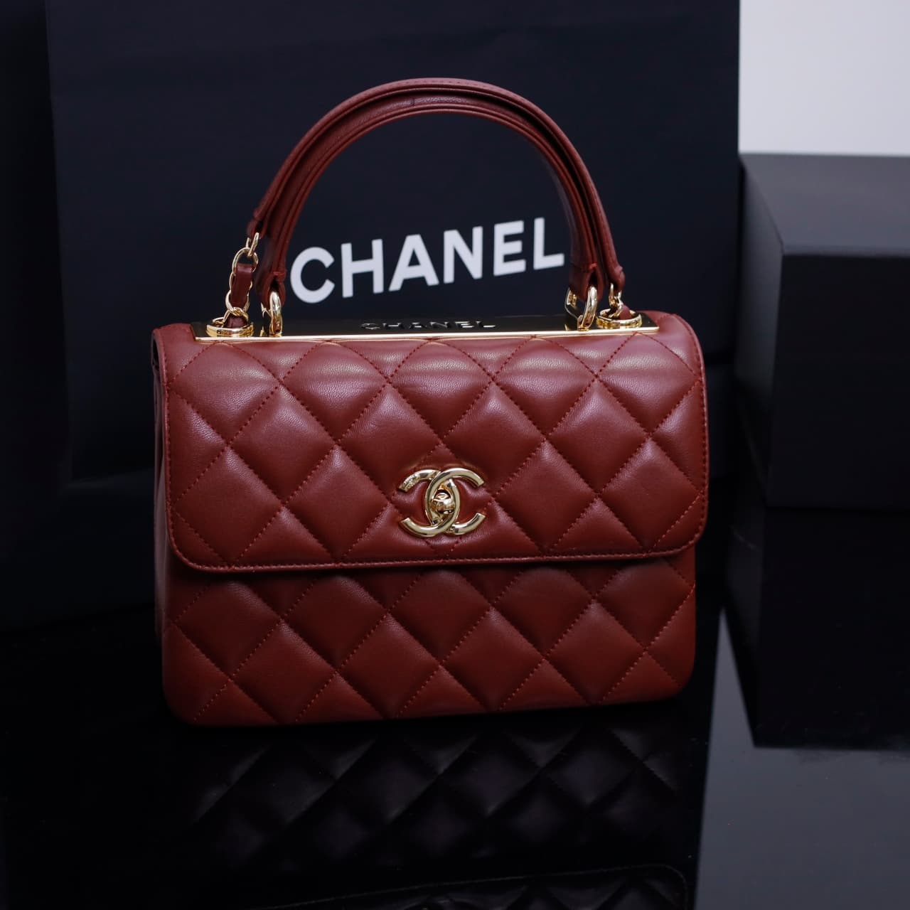 Chanel SMALL FLAP BAG Lambskin LB22781 (1)