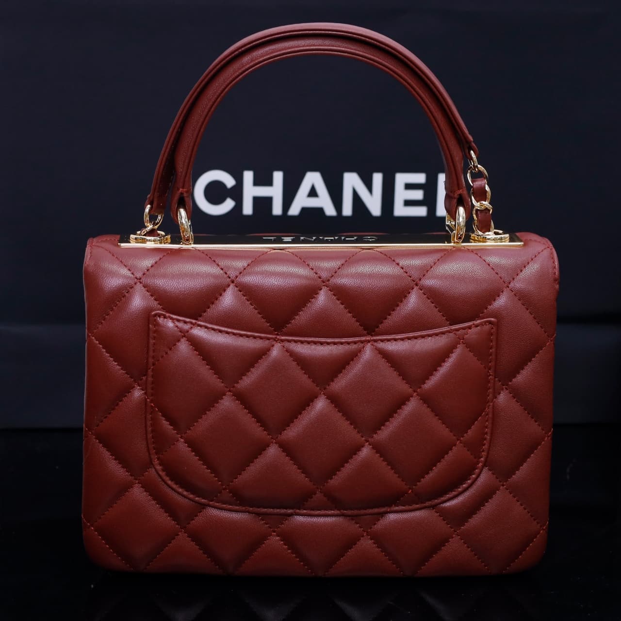 Chanel SMALL FLAP BAG Lambskin LB22781 (2)