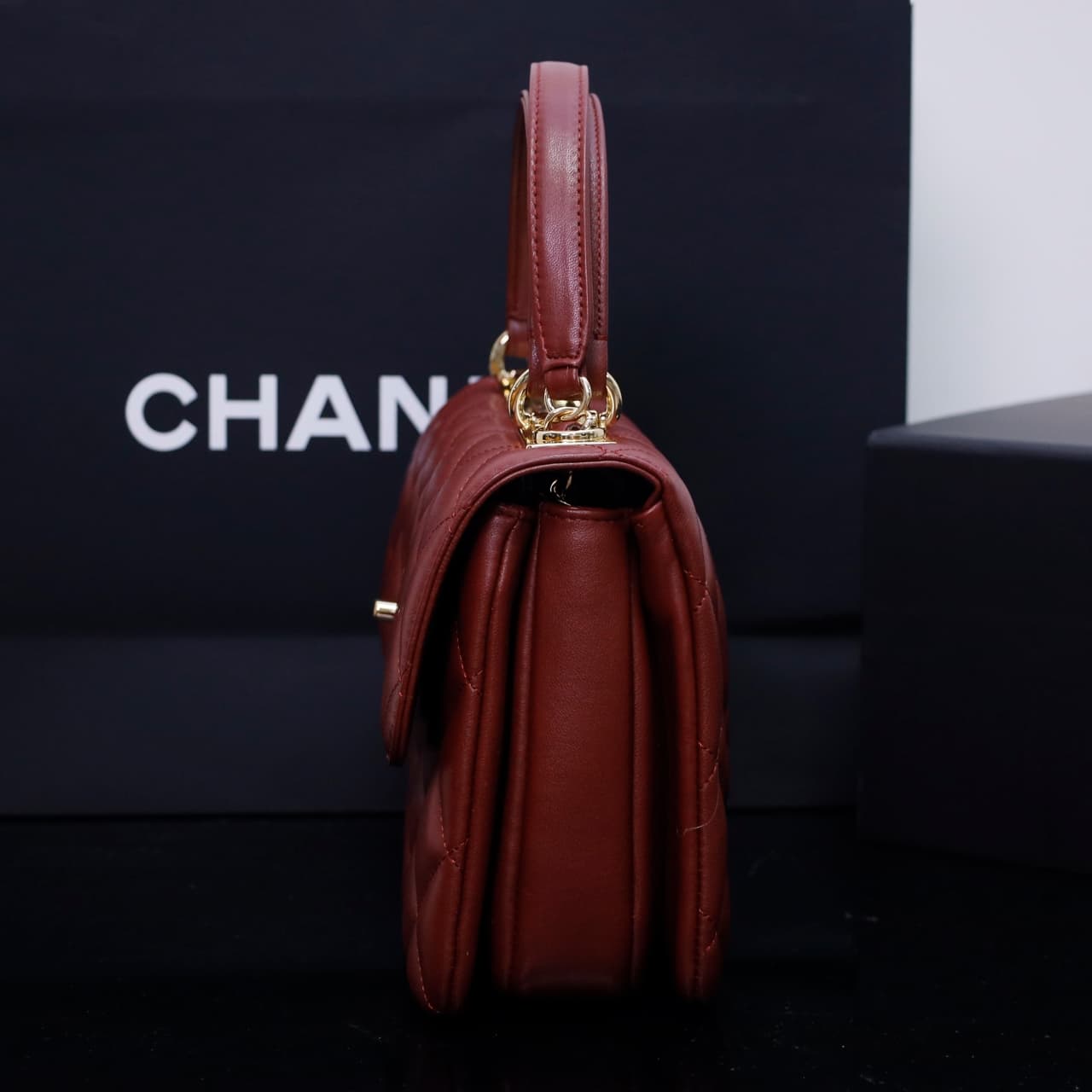 Chanel SMALL FLAP BAG Lambskin LB22781 (3)