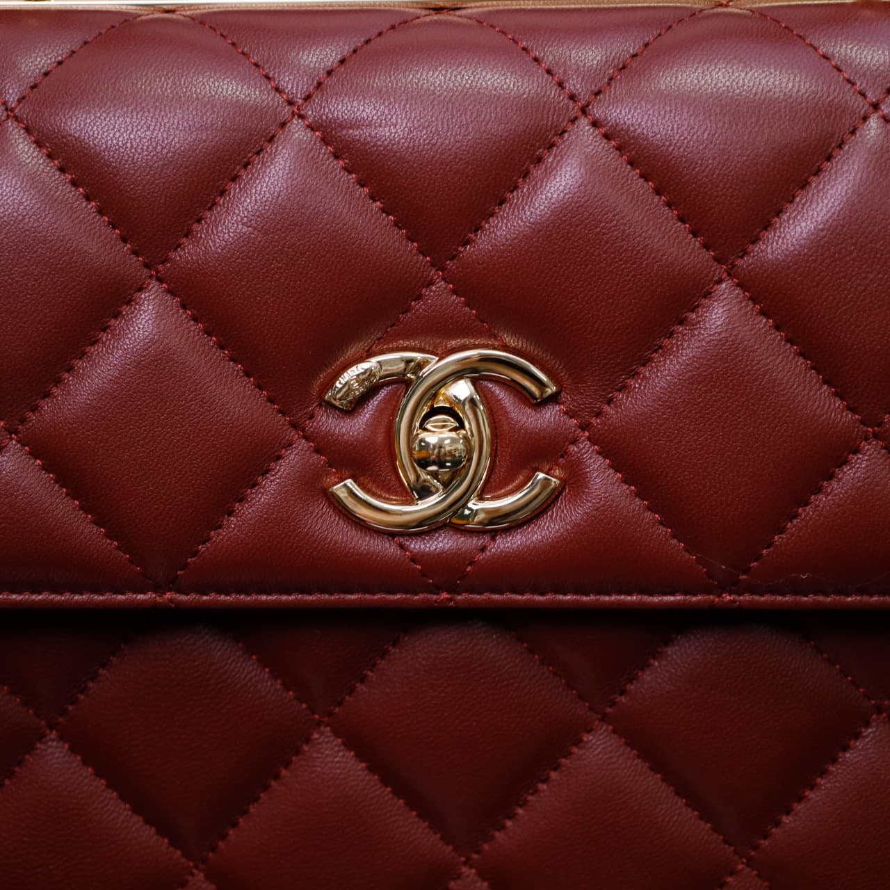 Chanel SMALL FLAP BAG Lambskin LB22781 (6)