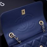 Chanel SMALL FLAP BAG Lambskin LB22783 (4)