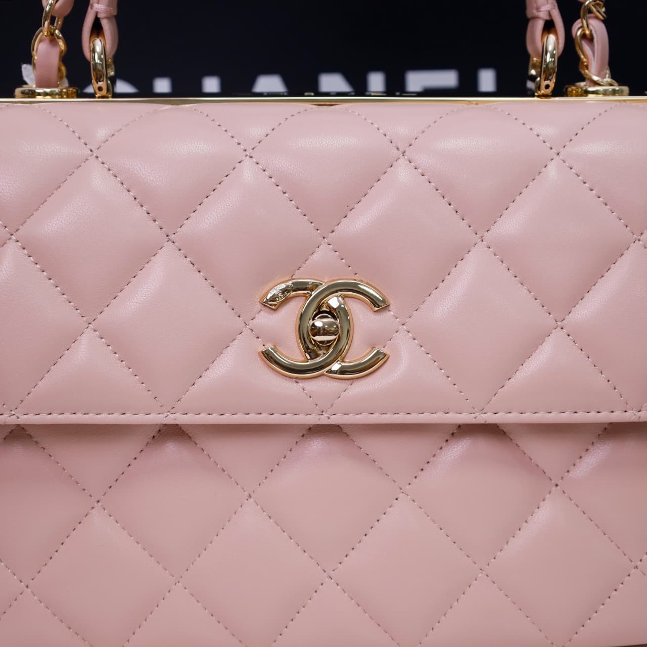 Chanel SMALL FLAP BAG Lambskin LB22785 (6)
