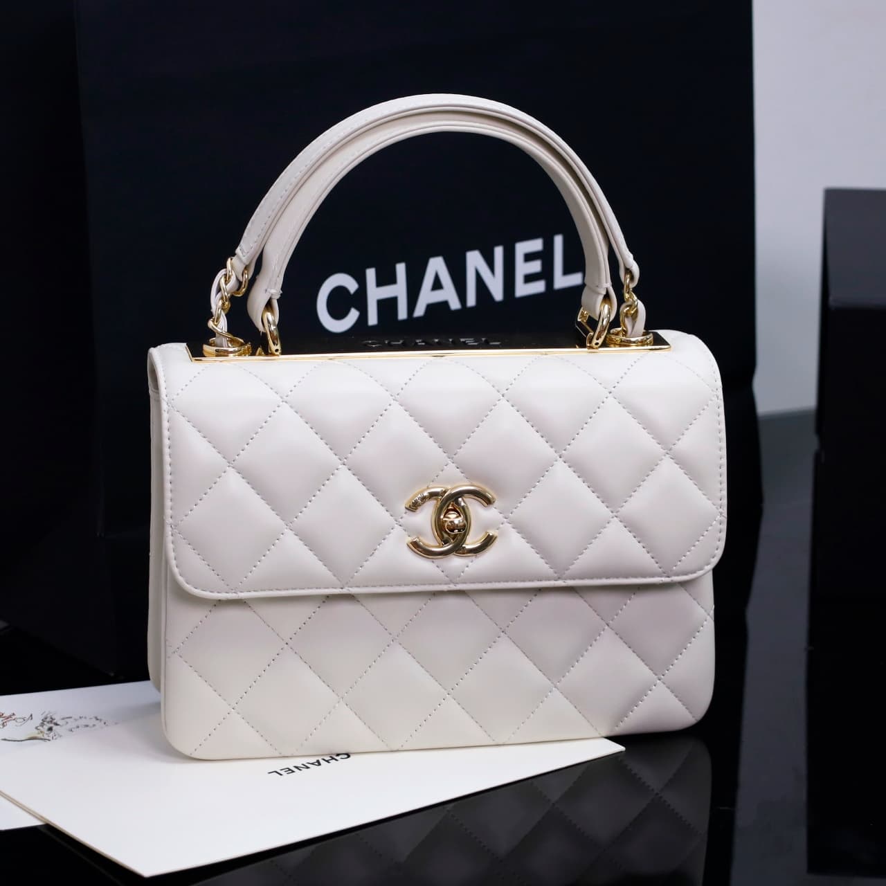 Chanel SMALL FLAP BAG Lambskin LB22787 (1)