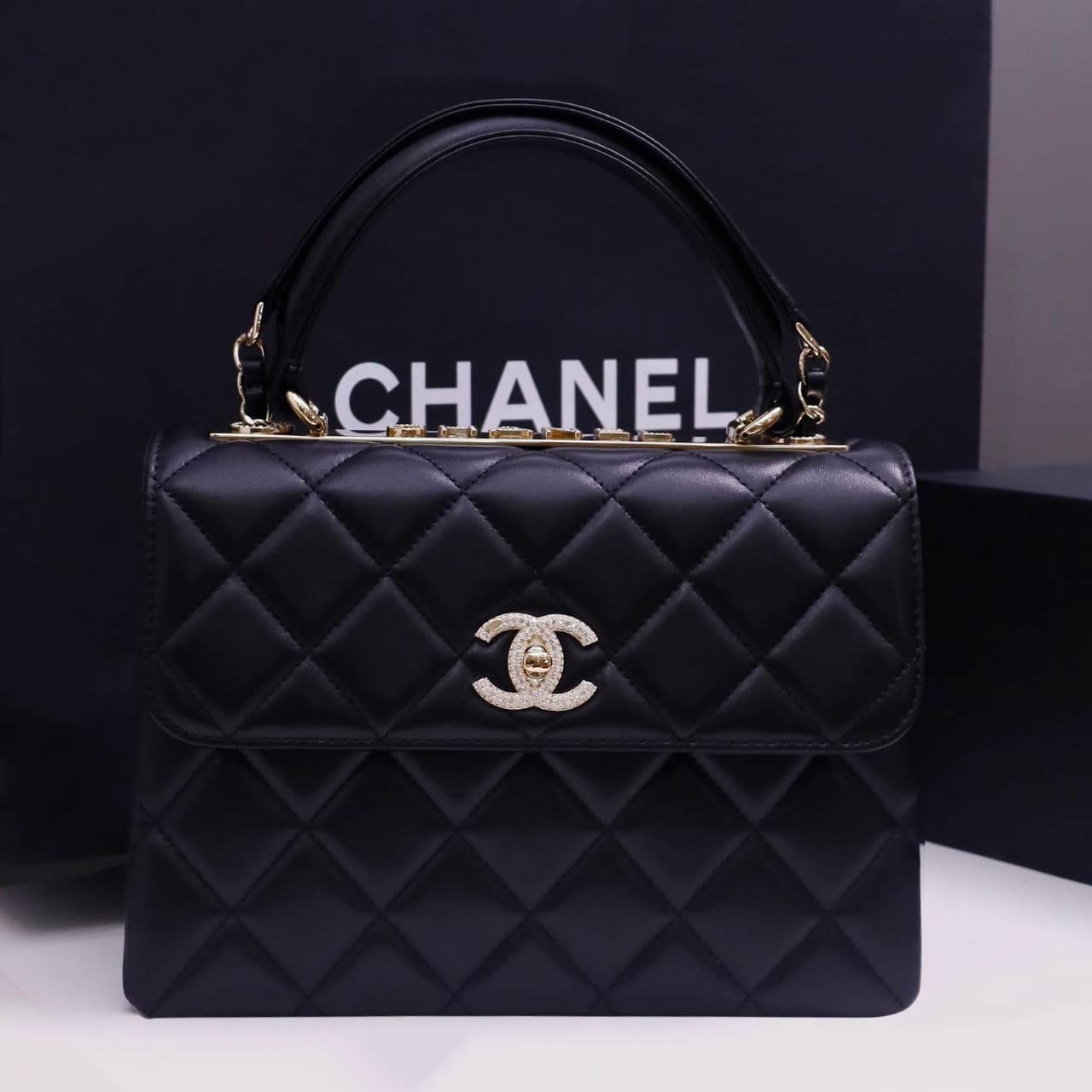 Chanel SMALL FLAP BAG Lambskin LB22829 (1)