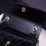 Chanel SMALL FLAP BAG Lambskin LB22829 (4)