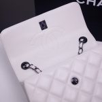 Chanel SMALL FLAP BAG Lambskin LB22830 (5)